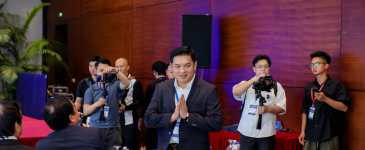 Tiến sĩ, Bác sĩ Lê Minh Phong - Uỷ viên BCH Hội PTTM VN. CHỦ TOẠ tại Sự kiện ASLS - VSAPS Hà Nội 7/2025. Sự kiện triển lãm thẩm mỹ - y khoa lớn nhất nhất trong năm.