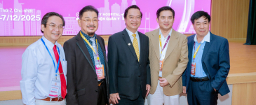 Tiến sĩ, Bác sĩ Lê Minh Phong tham dự Đại hội Nhiệm kỳ V của Hội Thẩm mỹ TPHCM Quốc tế thường niên lần thứ 25. Bước chuyển mình trong sự chuyển giao nhiệm kì mới.