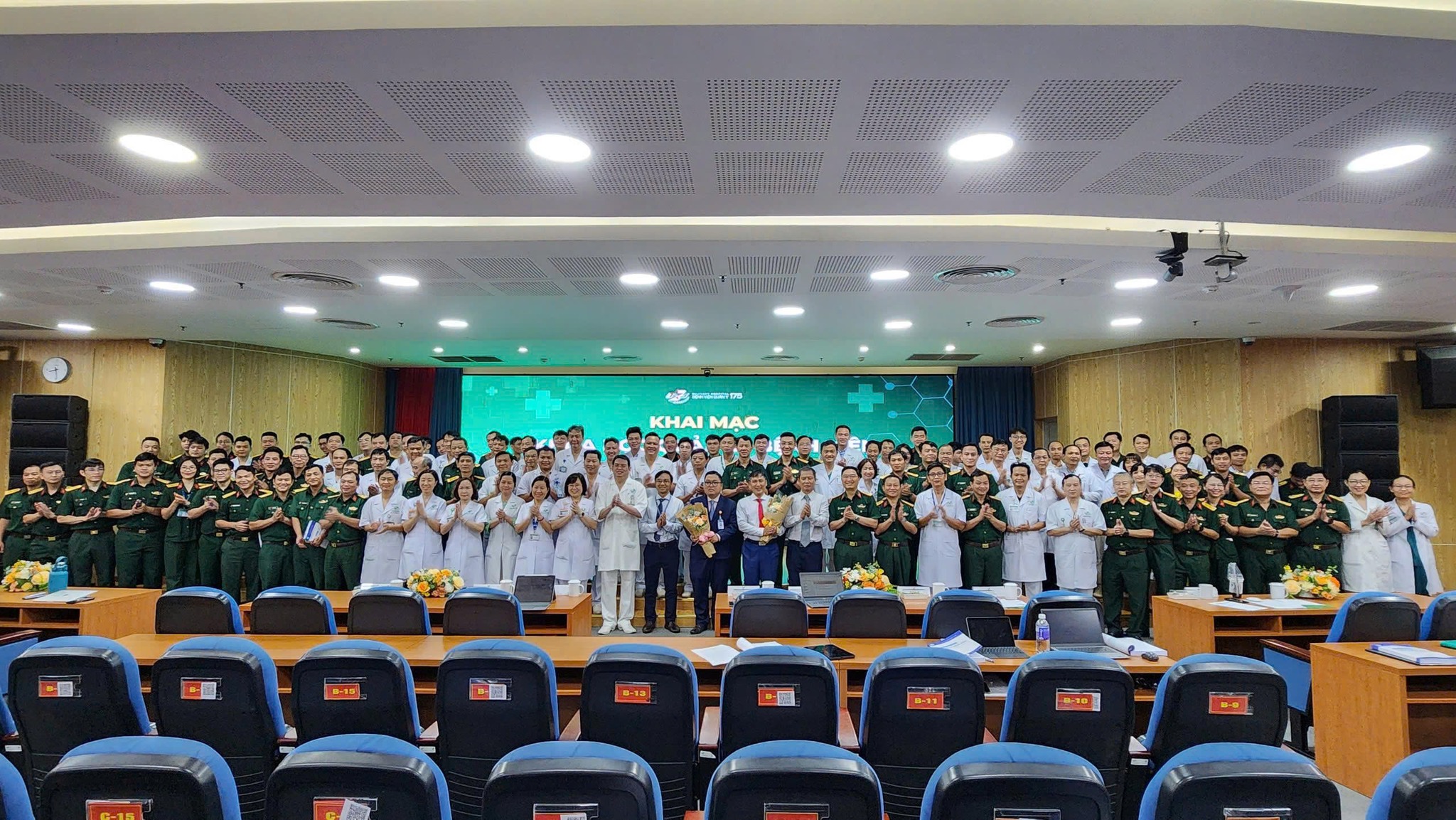ky-niem-51-nam-thanh-lap-benh-vien-quan-y-175